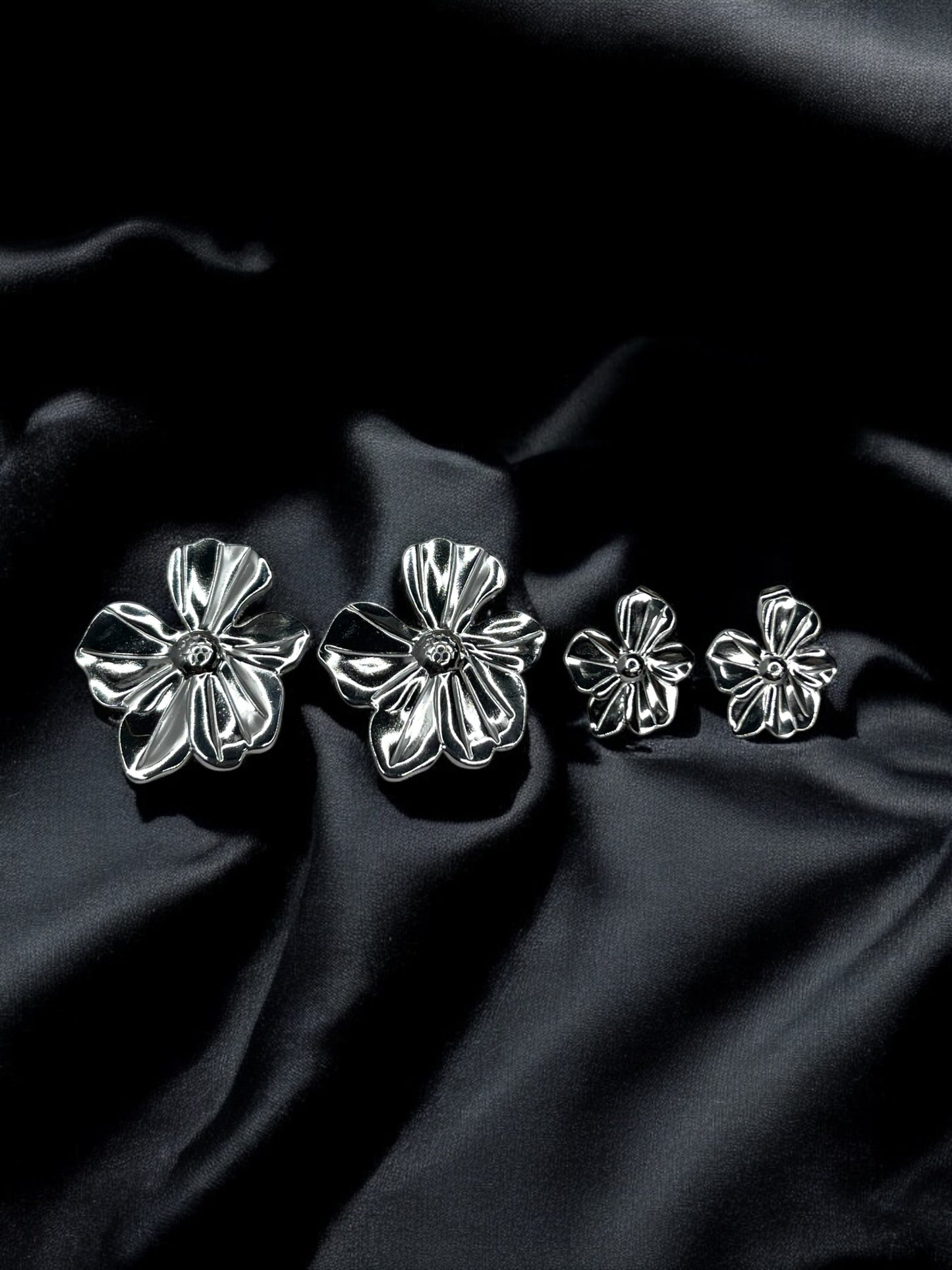 THE PETALYN LARGE EAR STUDS