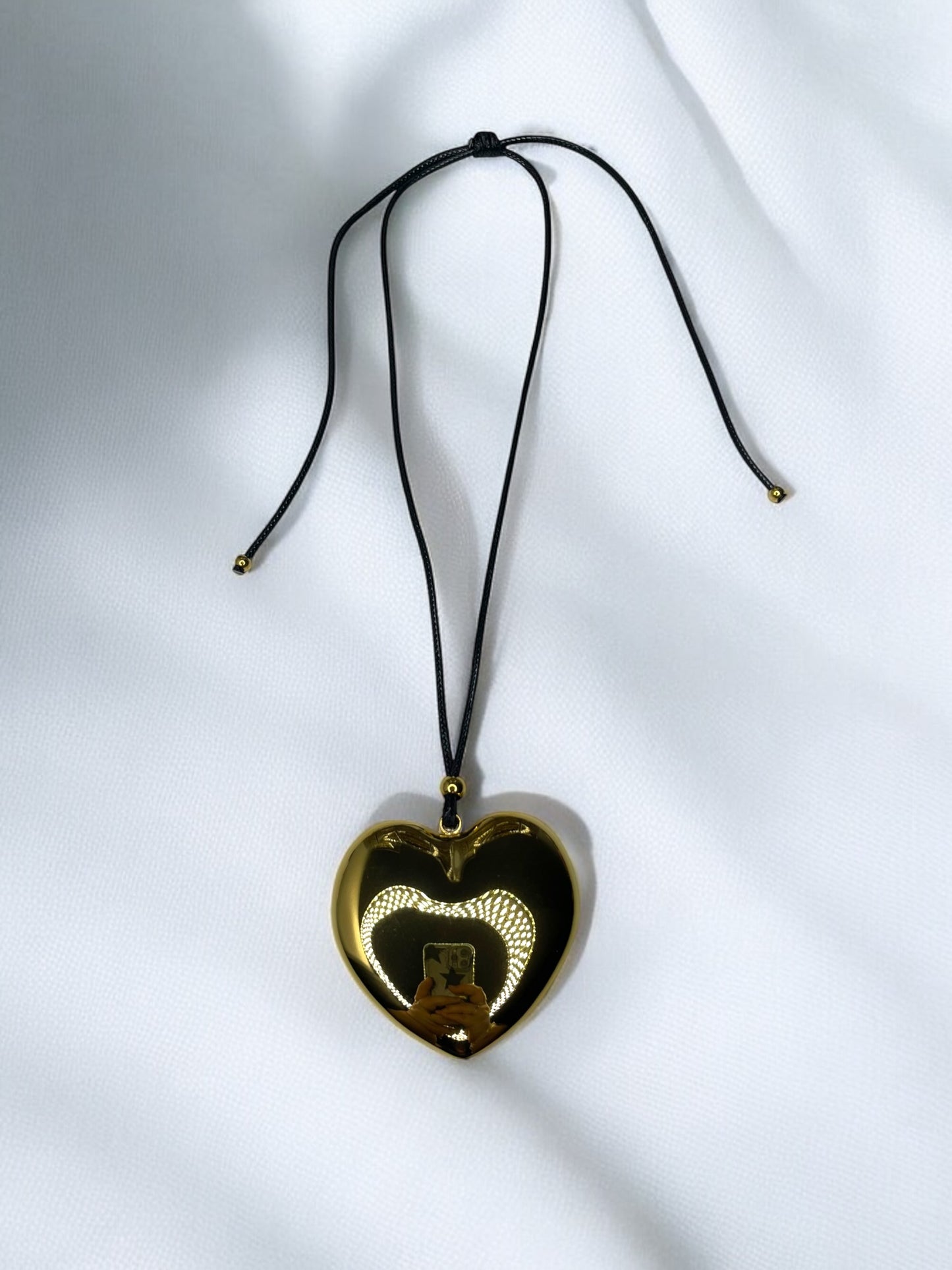 THE HEARTELLE NECKLACE