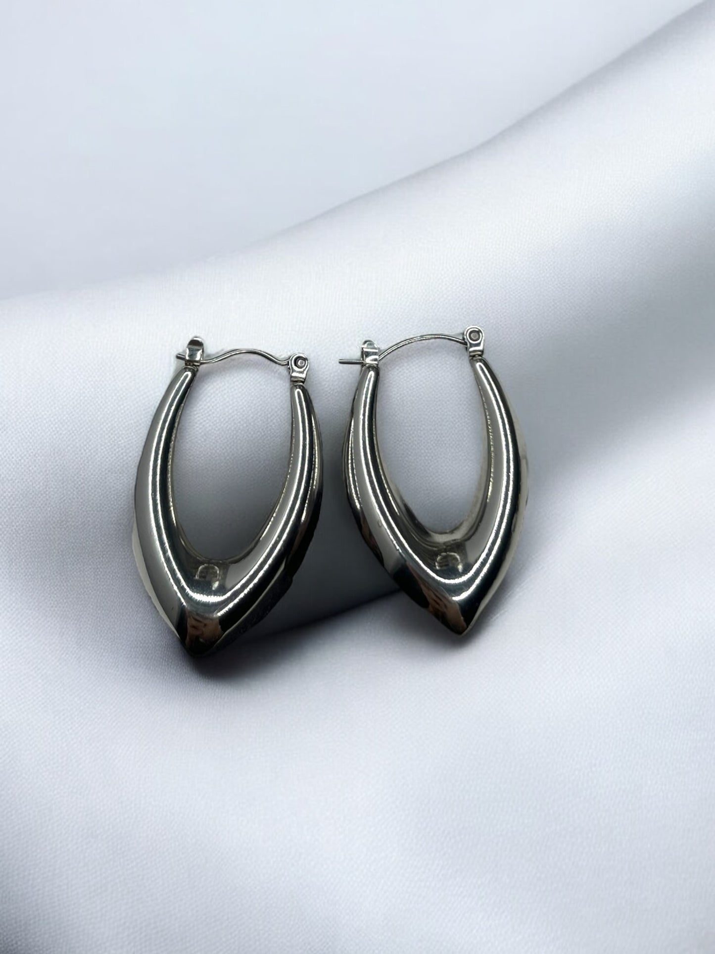 THE INFINITE ARC EARRINGS