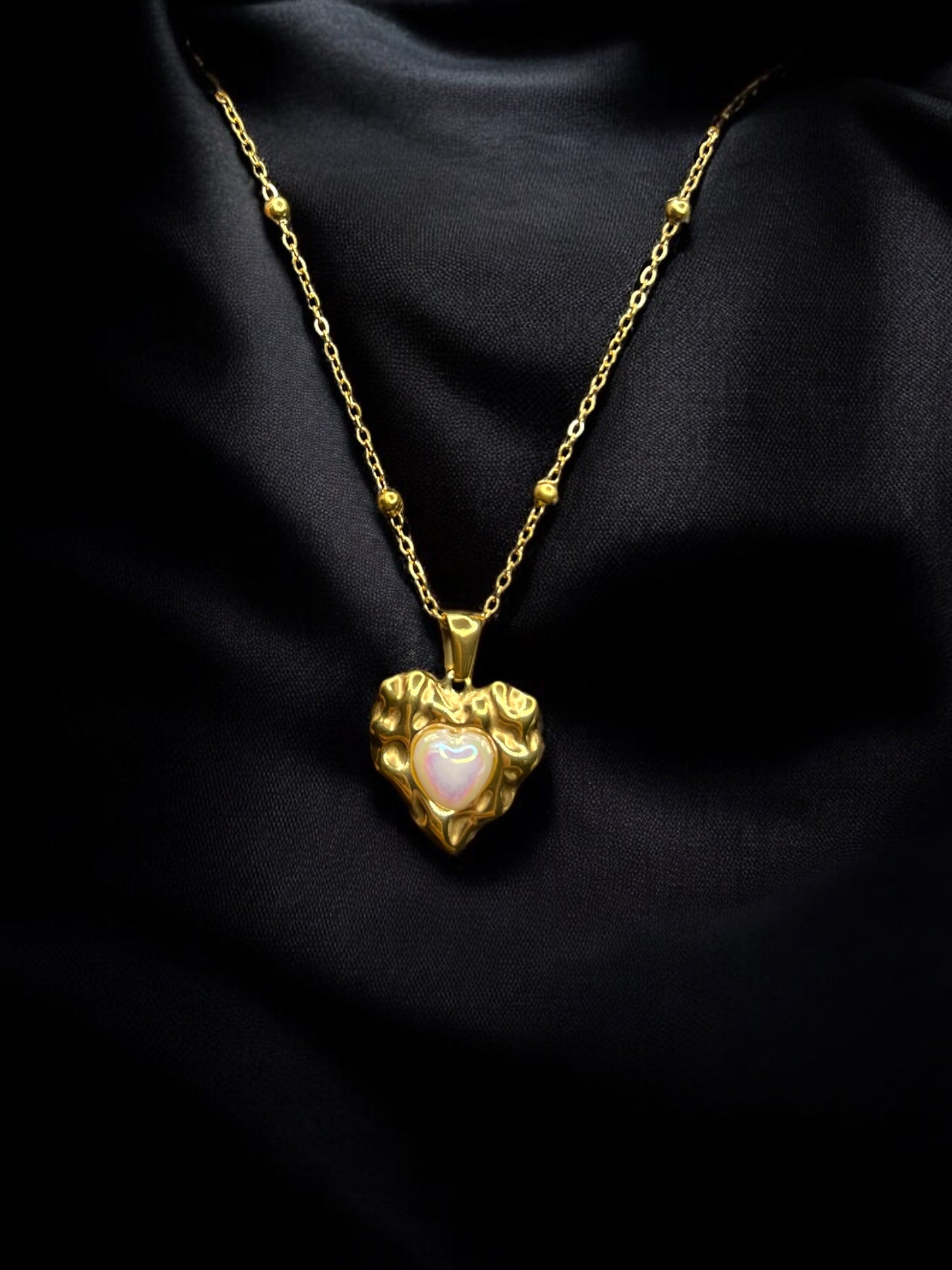 THE LOVANCE NECKLACE