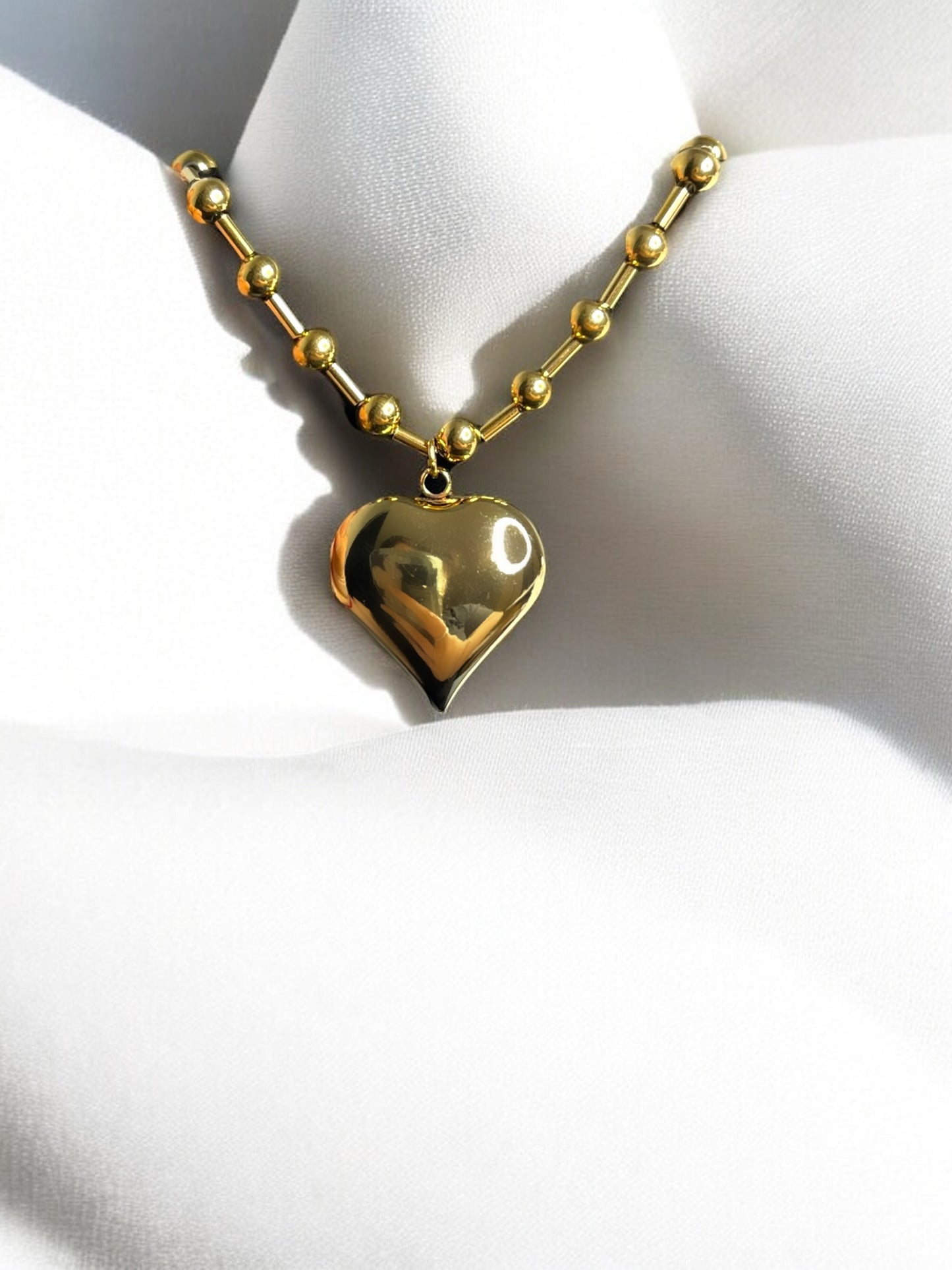 HEARTBREAKER NECKLACE