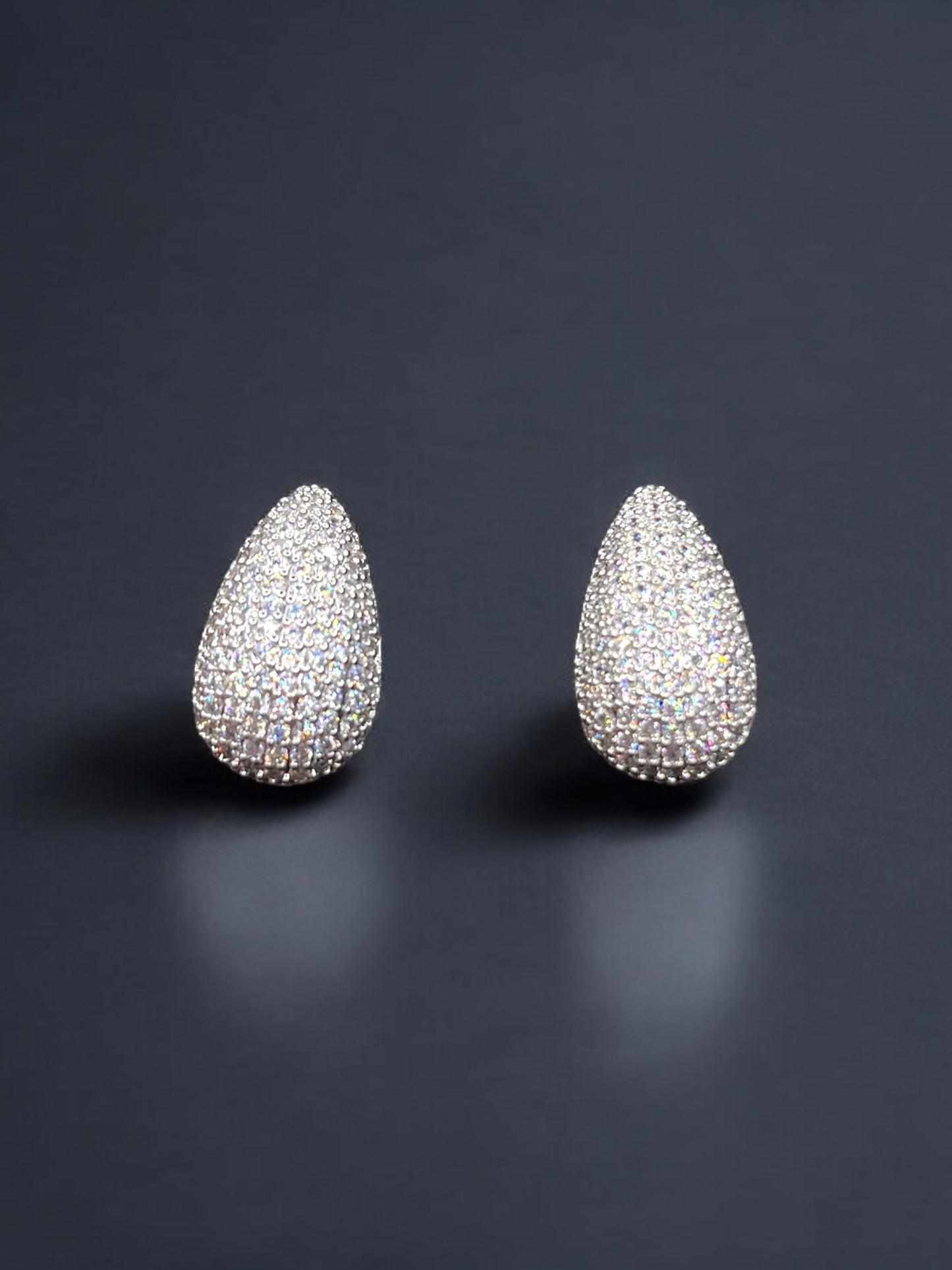 THE DIAMORA EAR STUDS