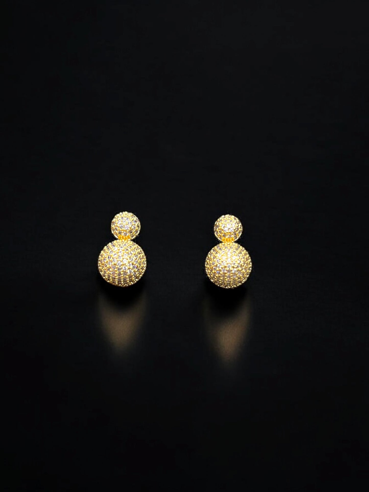 THE PRISTELLE EAR STUDS