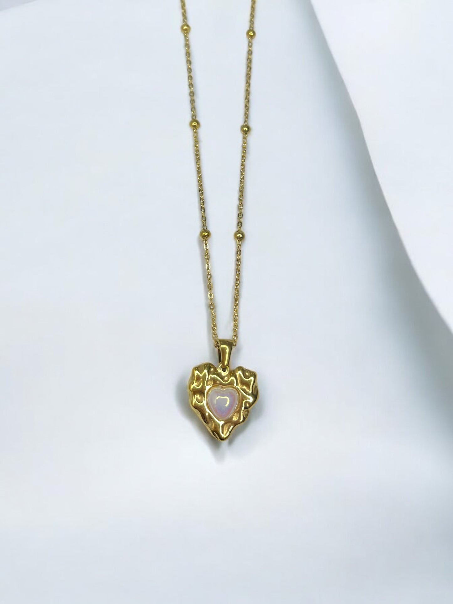 THE LOVANCE NECKLACE