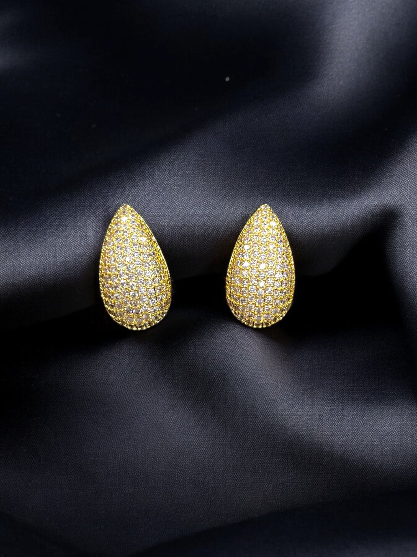 THE DIAMORA EAR STUDS