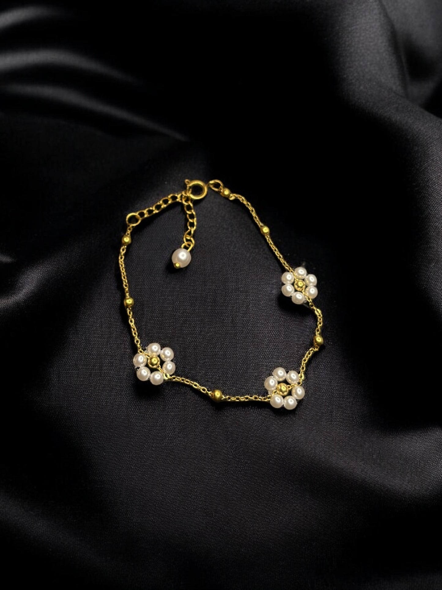 DAISY PEARL BRACELET