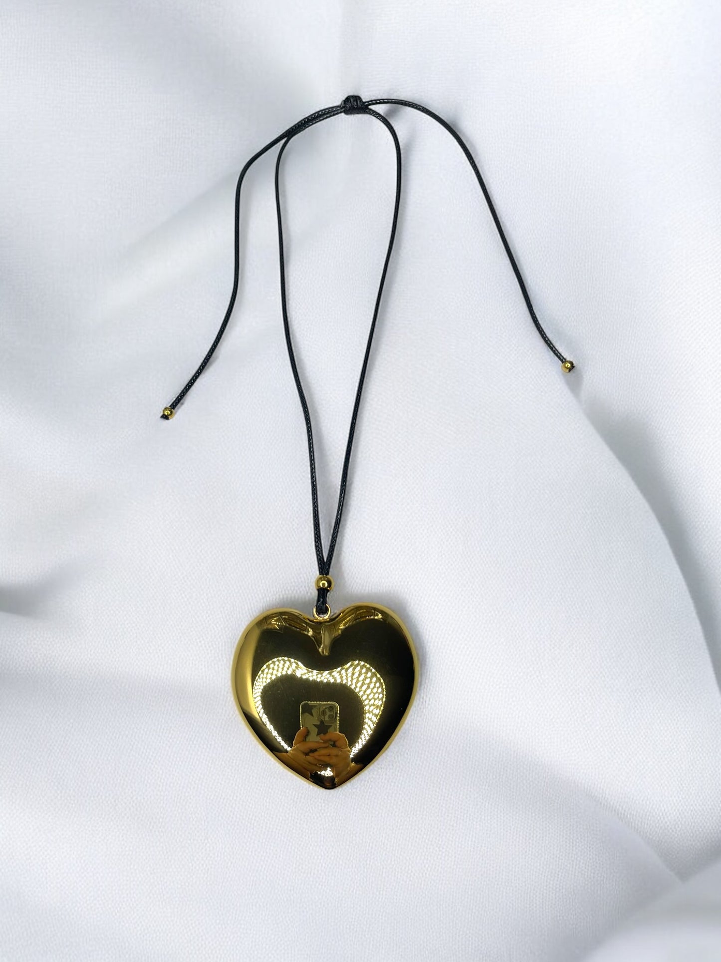 THE HEARTELLE NECKLACE