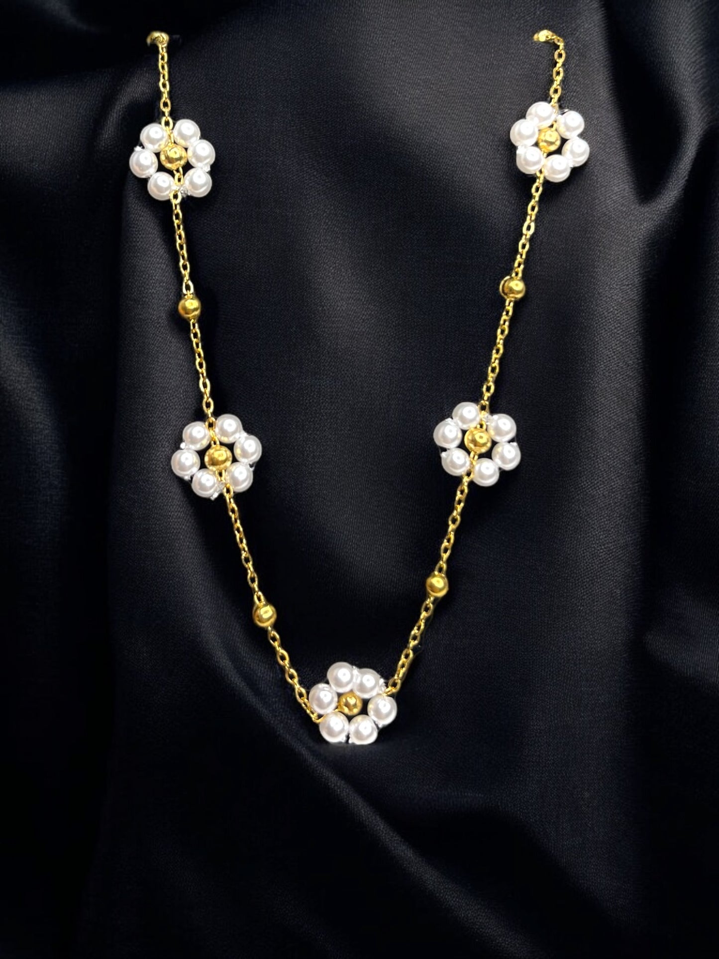 DAISY PEARL NECKLACE