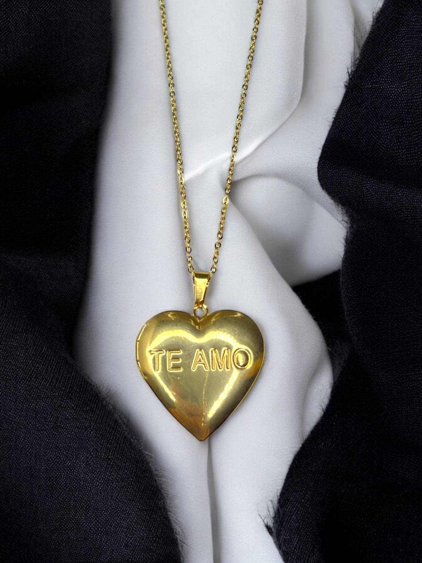 TE AMO LOCKET NECKLACE