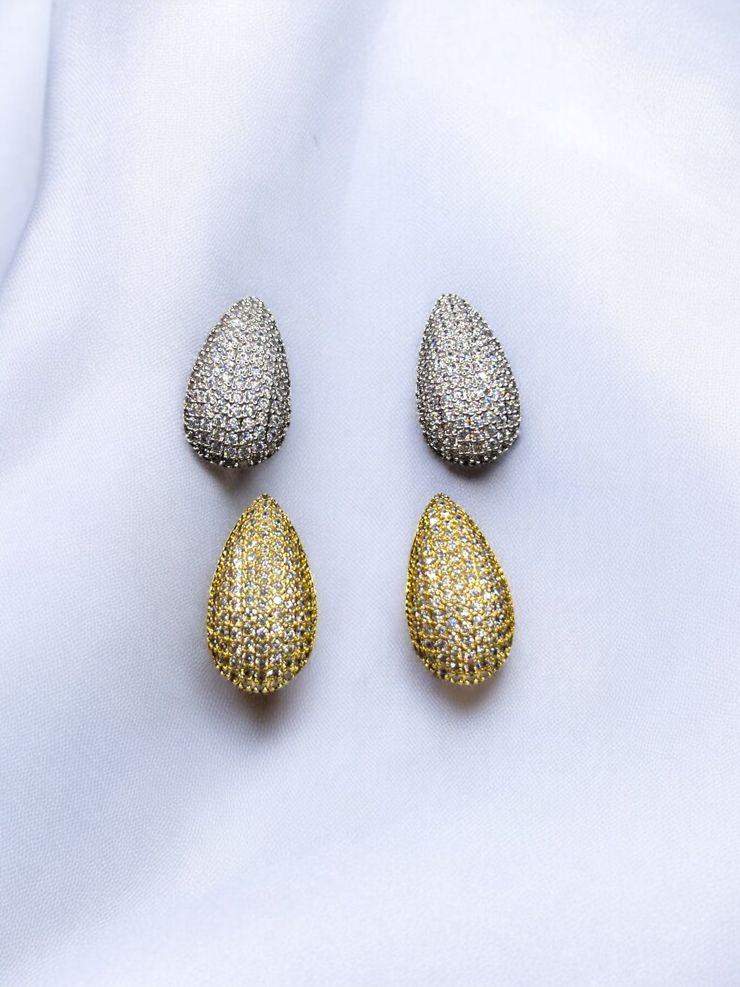 THE DIAMORA EAR STUDS