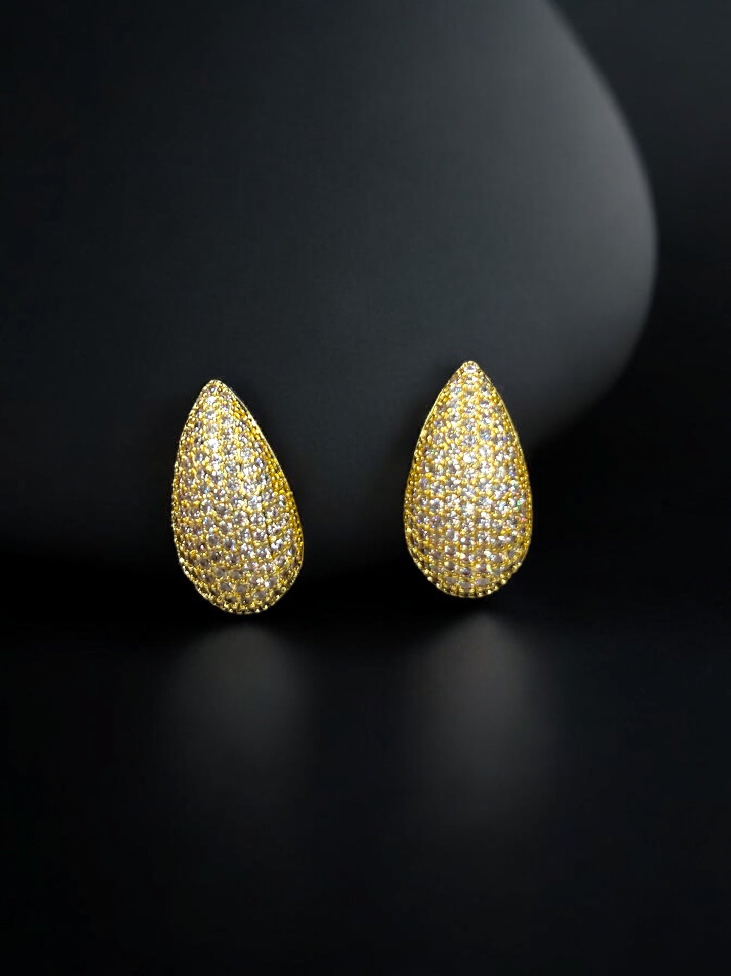 THE DIAMORA EAR STUDS