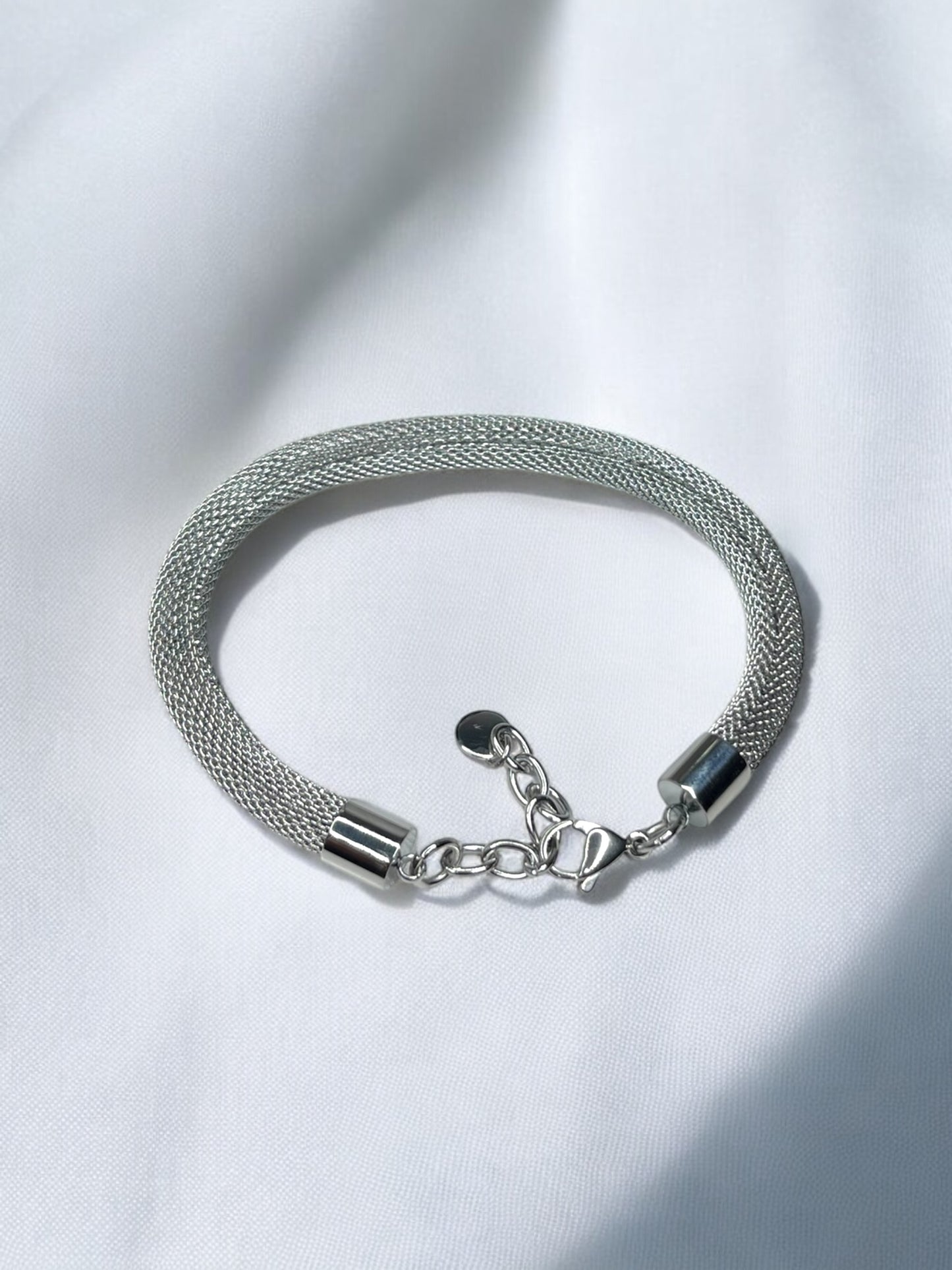 THE AZURA BRACELET