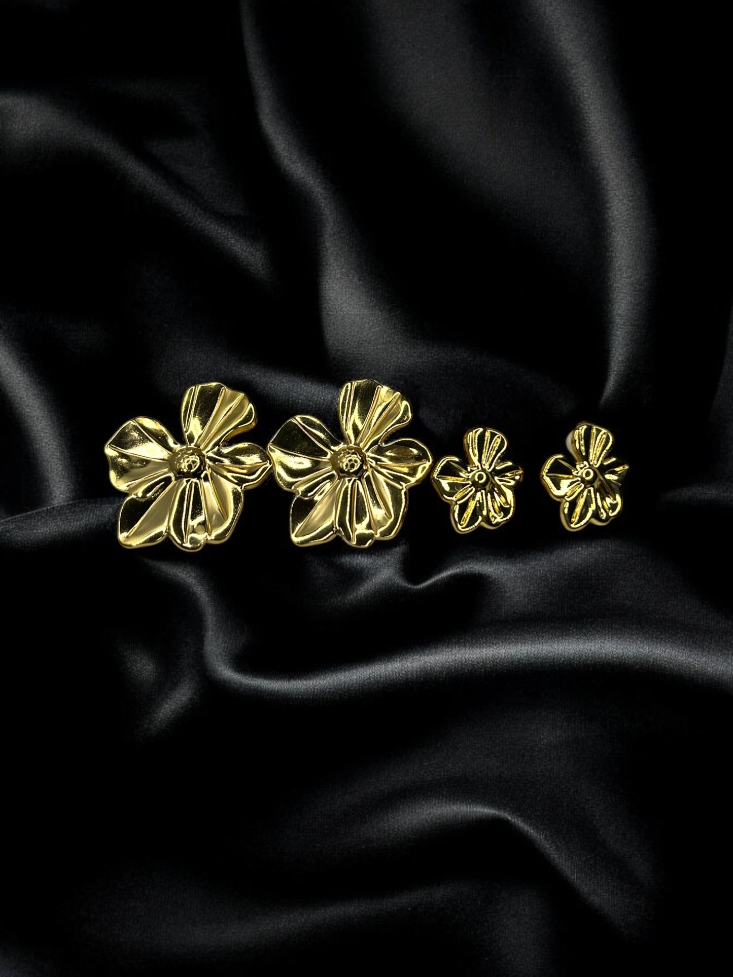 THE PETALYN LARGE EAR STUDS