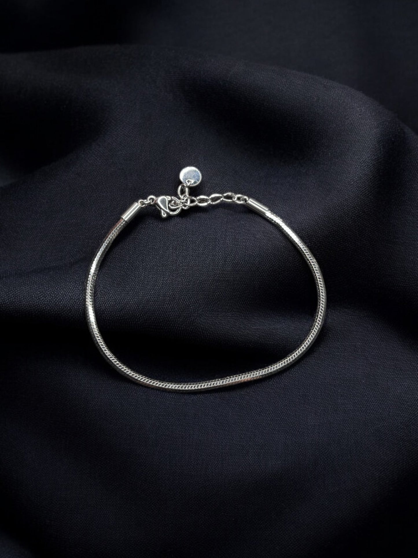 THE LUMIS BRACELET