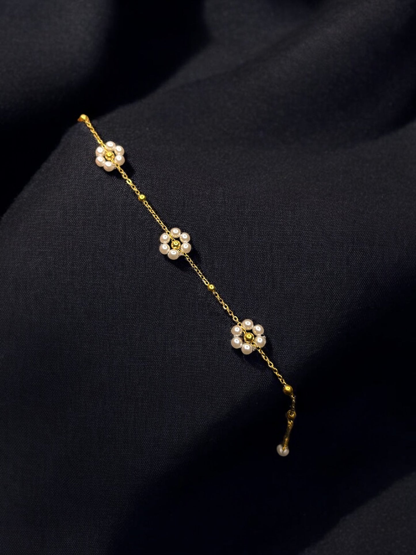 DAISY PEARL BRACELET