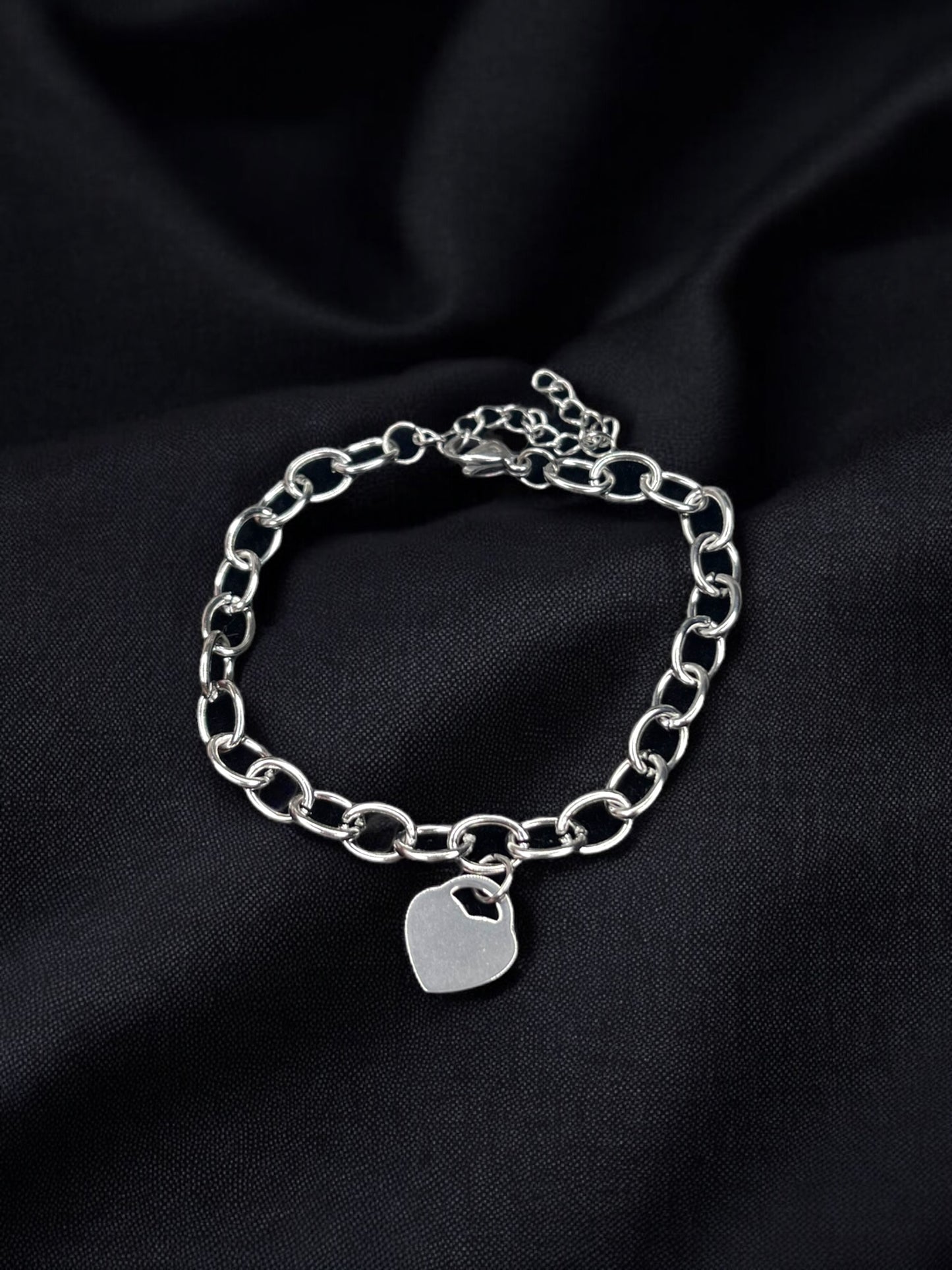 THE ZYRA HEART BRACELET