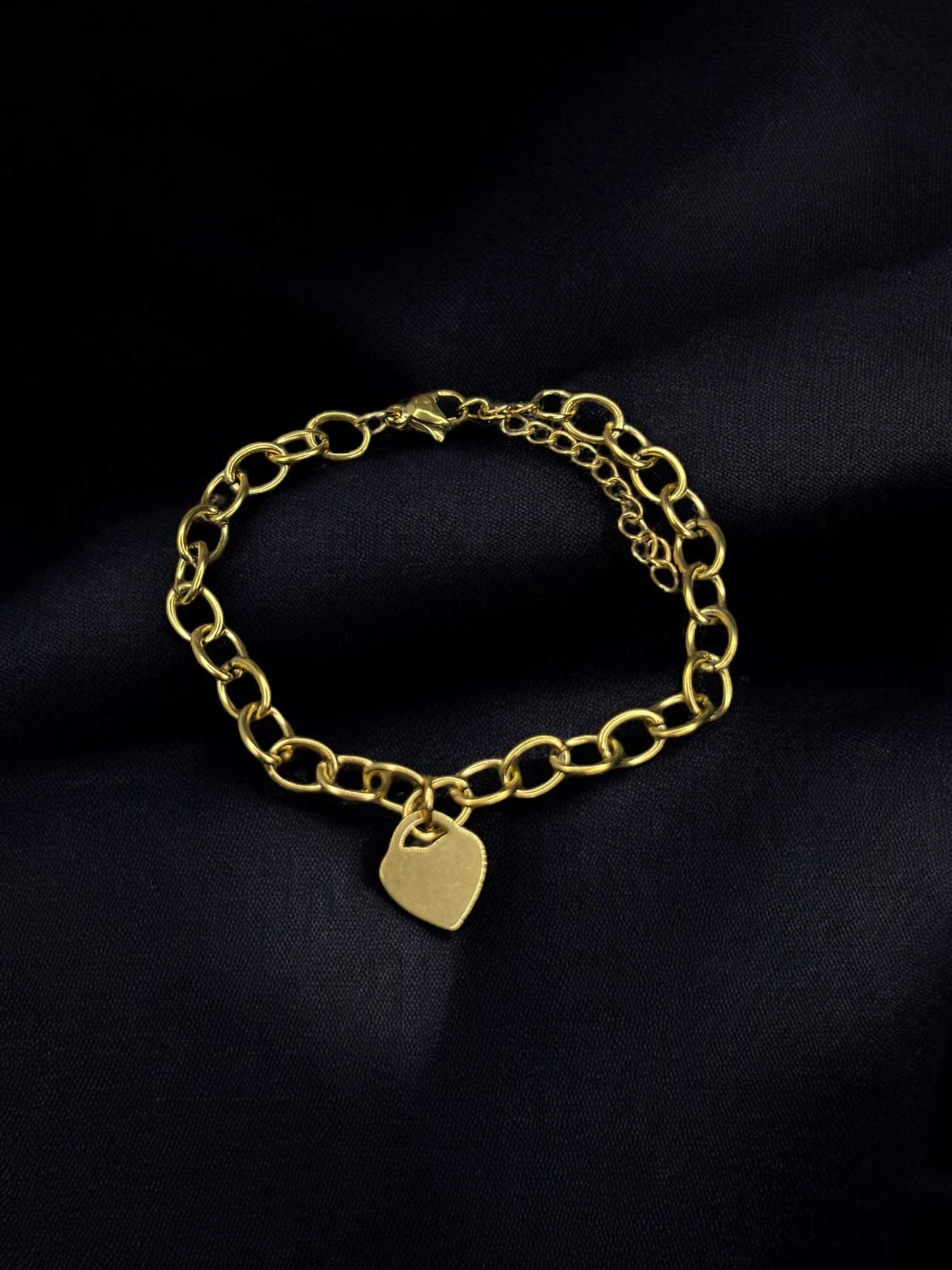 THE ZYRA HEART BRACELET