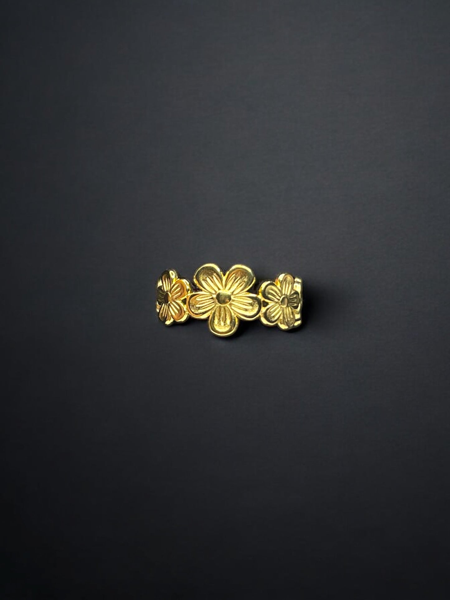 THE GOLDEN BLOOM RING