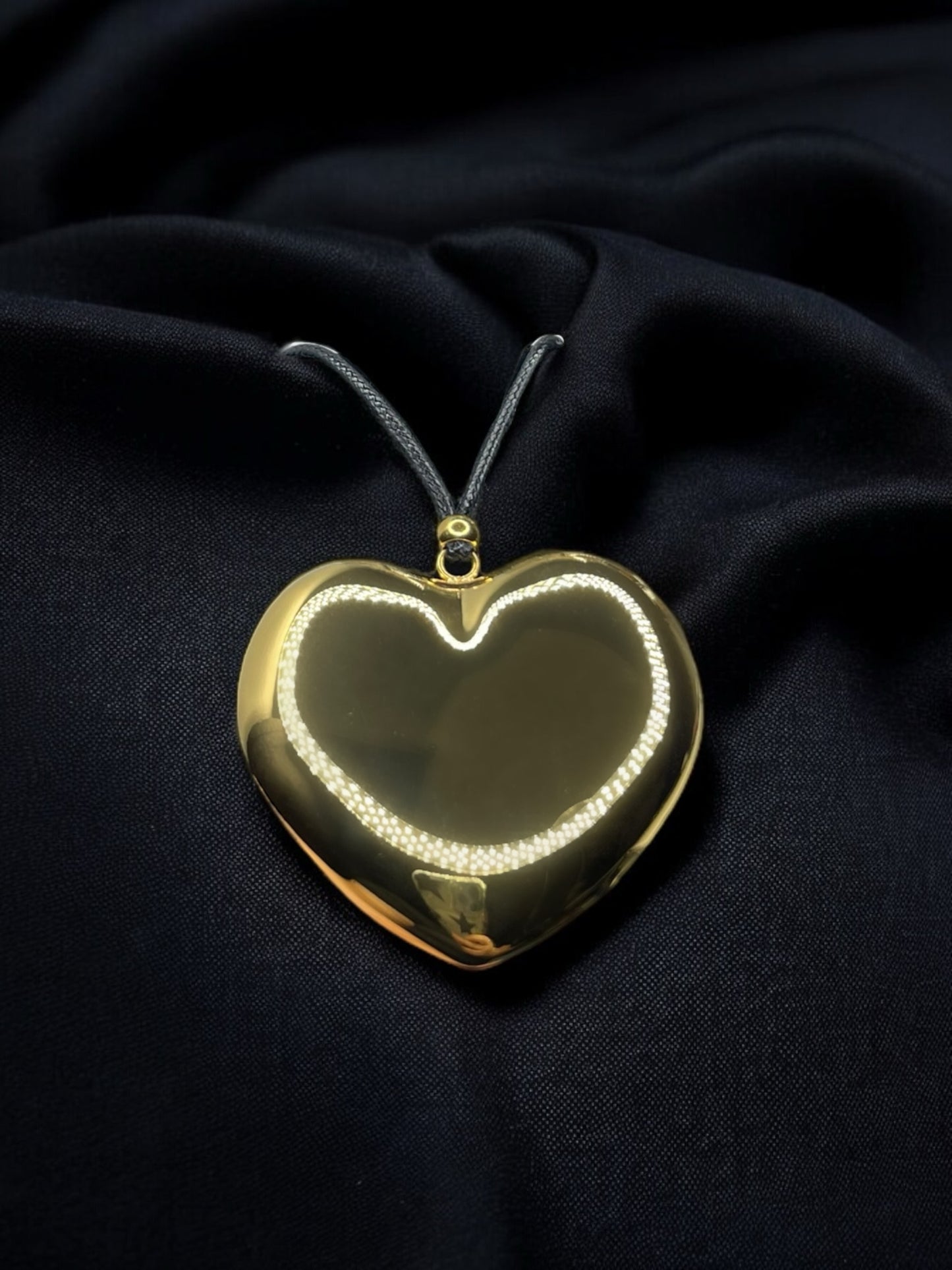 THE HEARTELLE NECKLACE