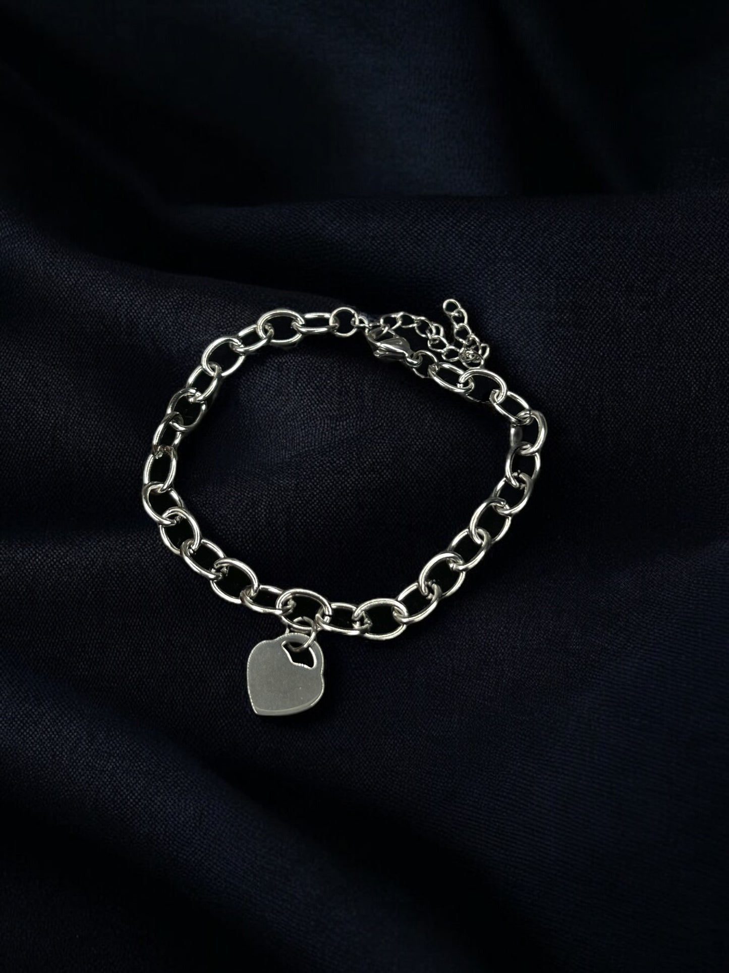 THE ZYRA HEART BRACELET