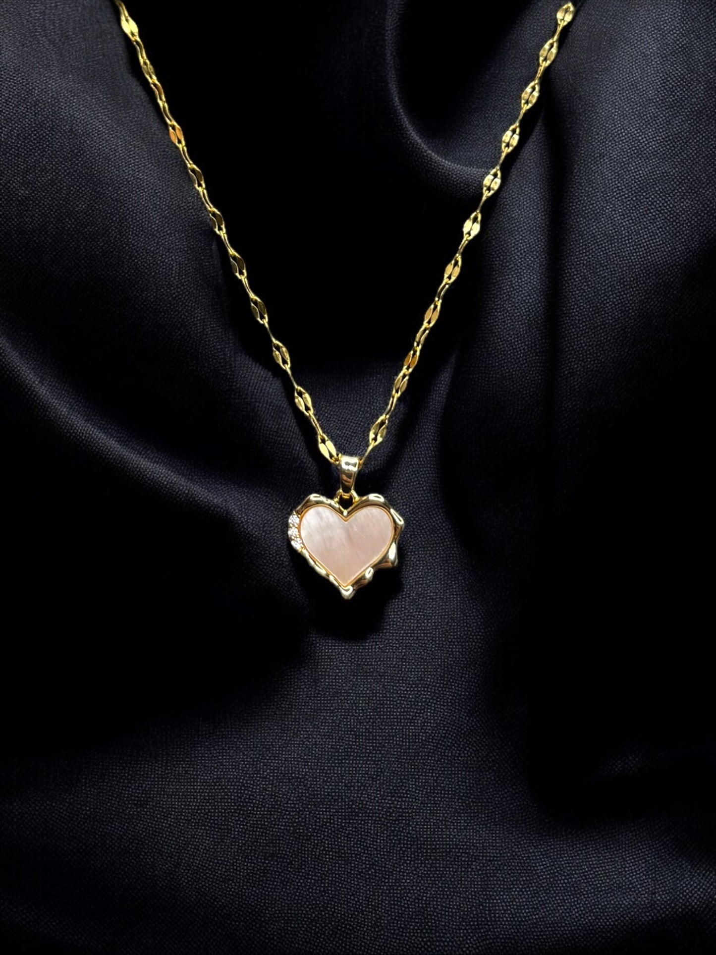 THE VALORA NECKLACE